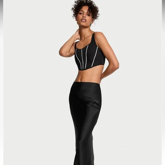 VICTORIA’S SECRET VERY SEXY
VS Sheer Shine Corset Top & Thong Panty Black - Picture 3 of 12